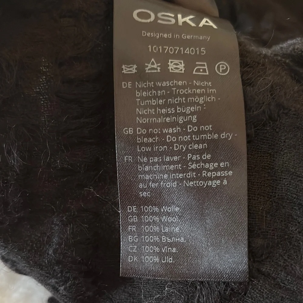 BNWOT 100% Wool Elegant Black Fringed Embroidered Scarf by OSKA